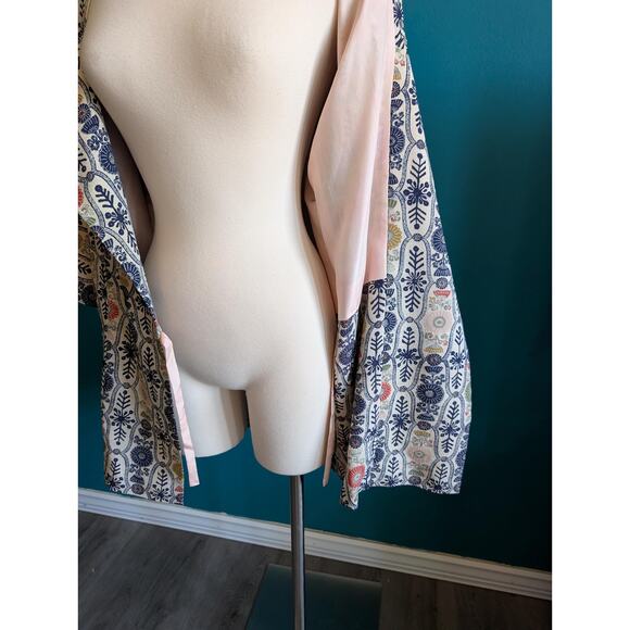 Women's Vintage Short Kimono Style Jacket Silk Size Medium Size Large - Picture 7 of 8